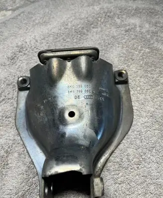 Audi A5 8T 8F Engine mounting bracket 8K0399060A 8K0399060