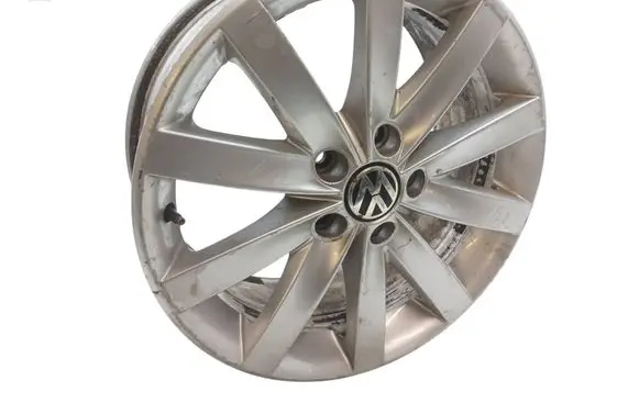 Volkswagen Jetta VI R17 alloy rim 