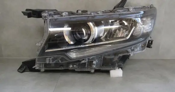 Toyota Land Cruiser (J200) Headlight/headlamp