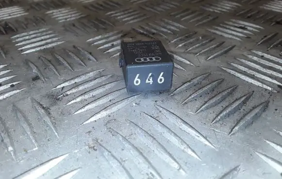 Audi A8 S8 D3 4E Other relay 4H0951253C
