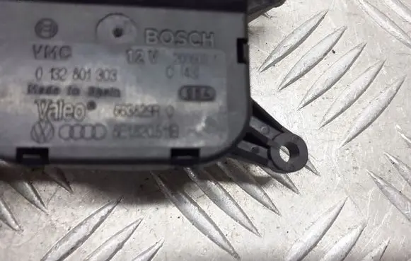 Audi A4 S4 B6 8E 8H A/C air flow flap actuator/motor 8E1820511B