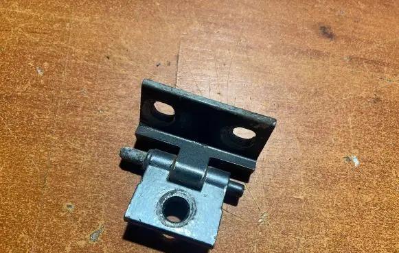 Volvo V70 Front door lower hinge 