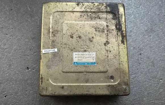 Mitsubishi Pajero Engine control unit/module MD303767 K8T78872