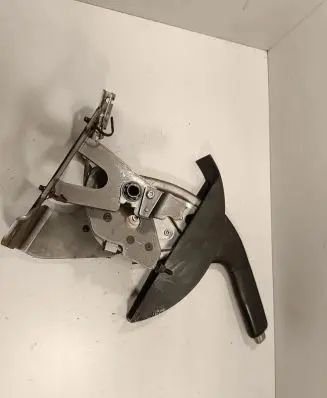 Nissan Qashqai+2 Handbrake/parking brake lever assembly 11319443
