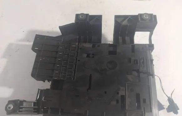 Volkswagen Touareg II Fuse module 7P0937548F
