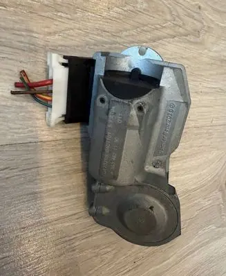 Mercedes-Benz E W211 Steering wheel lock A2034821130 2034821130