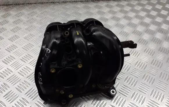 Peugeot 107 Intake manifold
