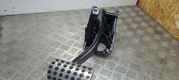 Mercedes-Benz GLC X253 C253 Brake pedal A2052900800