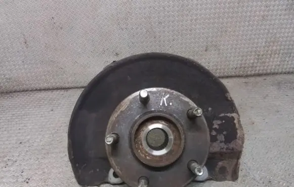 Mitsubishi Lancer VIII Front wheel hub spindle knuckle