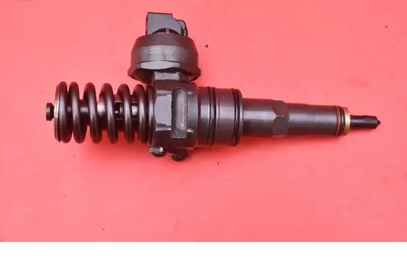 Skoda Fabia Mk2 (5J) Fuel injector 038130073AG
