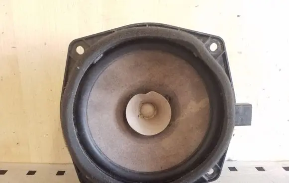 Mitsubishi Pajero Rear door speaker MR301667