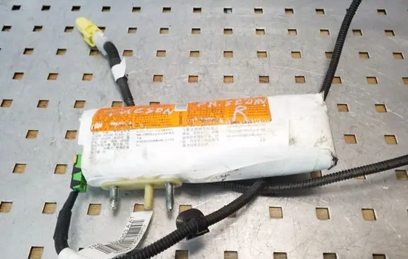 Hyundai Tucson JM Seat airbag X889202E900