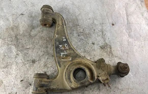 Mercedes-Benz E W124 Front lower control arm/wishbone