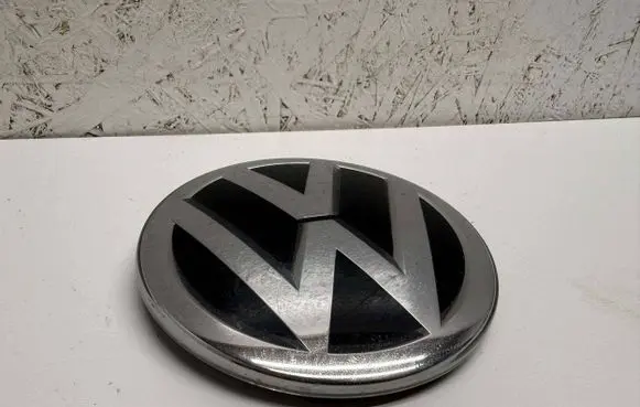 Volkswagen Caddy Manufacturer badge logo/emblem 2K5853601A