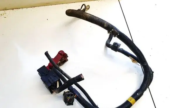 Mitsubishi Pajero Sport I Positive cable (battery)