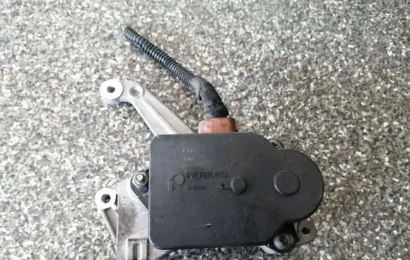 Opel Vectra C Intake manifold valve actuator/motor 55205127