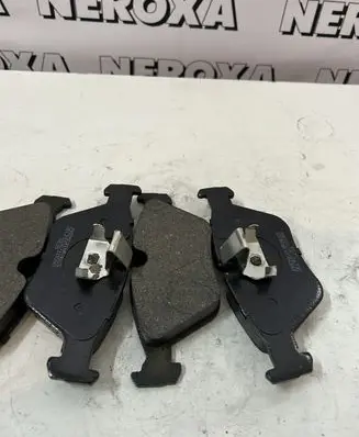 BMW 5 E39 Brake pads (front) LP1106