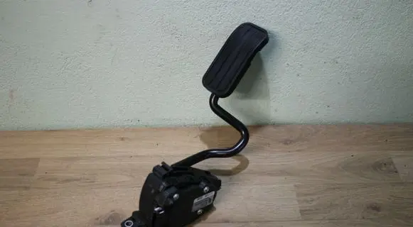 Volkswagen Sharan Accelerator throttle pedal 7M4721603E