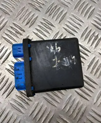 Land Rover Freelander Coolant fan relay YWB100980