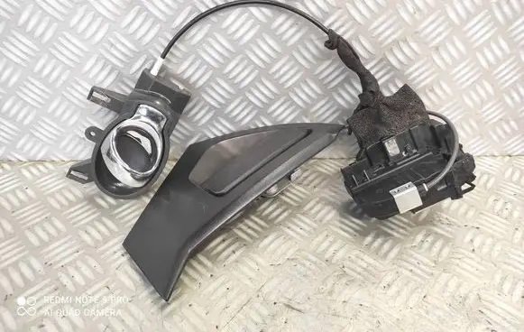 Nissan Juke I F15 Rear door lock PBT30