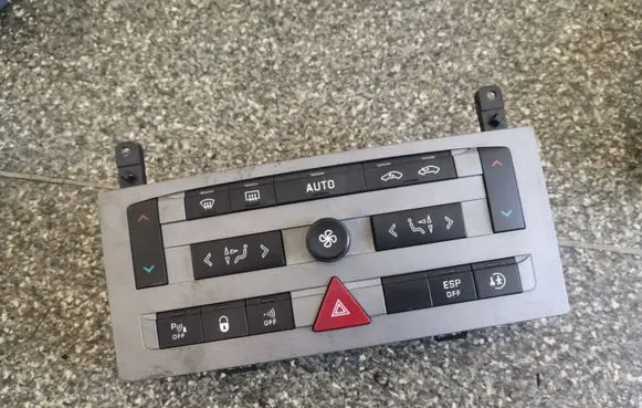 Peugeot 407 Climate control unit 96573322YW