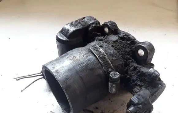 Toyota Avensis T250 Engine shut-off valve 