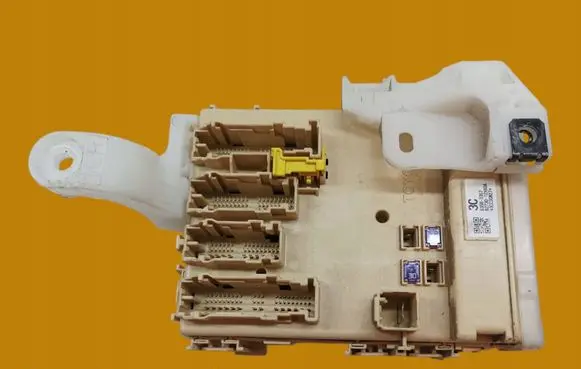 Toyota Auris E180 Other control units/modules 89221-02331