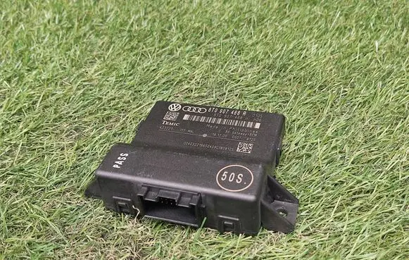 Audi A4 S4 B8 8K Gateway control module 8T0907468R 8T0907468H