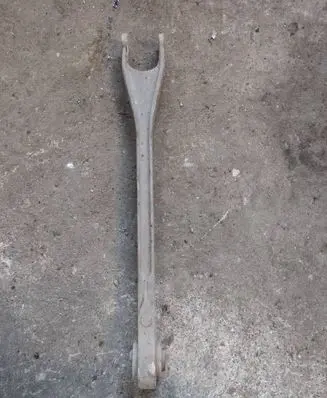 Chrysler 300 - 300C Rear upper control arm/wishbone 04743245AB
