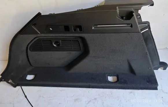 Audi e-tron Tailgate trim 4KE863879