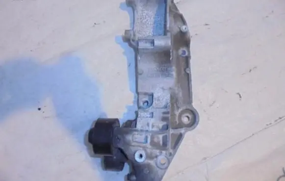 Renault Laguna II Generator/alternator bracket 