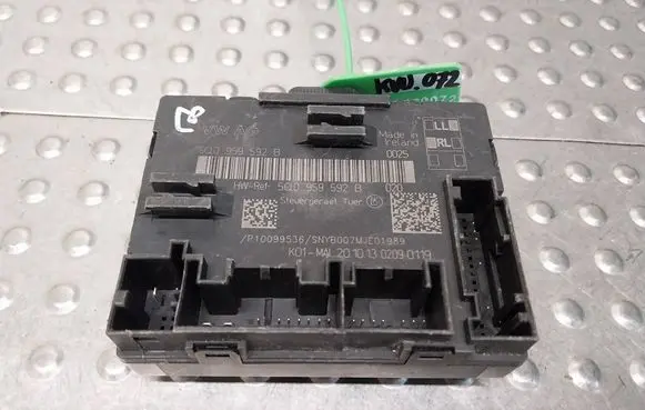 Volkswagen Golf VII Door control unit/module 5Q0959592B