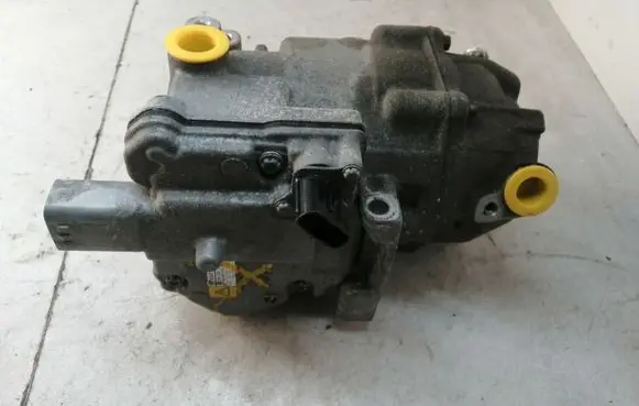 Toyota Yaris Air conditioning (A/C) compressor (pump) 0422001350 01427