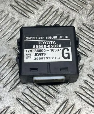 Toyota Avensis T250 Light module LCM 8996005020 39697020183 3560016337