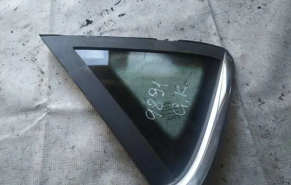 Ford Fiesta Rear side window as2