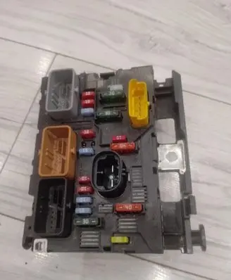 Peugeot 207 BSM Control unit 9661708280