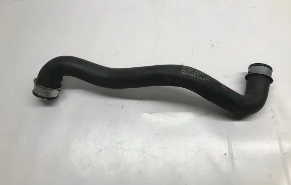 Mercedes-Benz C W204 Engine coolant pipe/hose A2045012582
