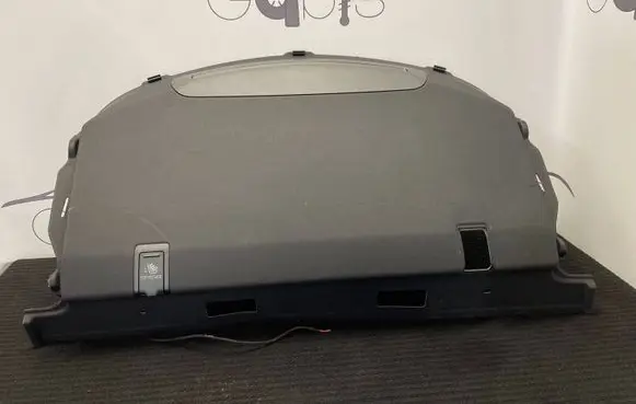 Parcel shelf