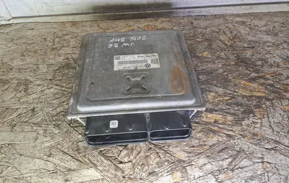 Volkswagen PASSAT B6 Engine control unit/module 03G906018FH 5WP45615AB