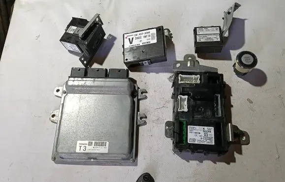 Infiniti G37 Engine ECU kit and lock set MEC209271
