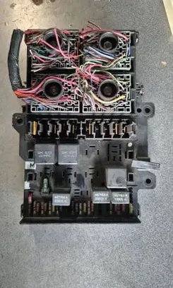 Chrysler Voyager Fuse box set P4707693 TBQJ351530095