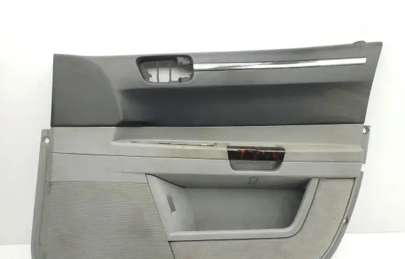 Chrysler 300 - 300C Front door card panel trim