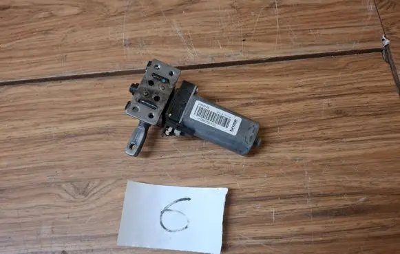 Mercedes-Benz GLS X166 Seat adjustment motor 986300