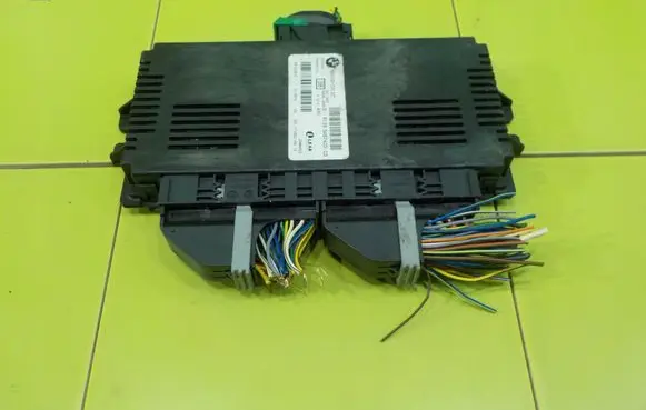 Mini Cooper Countryman R60 Central body control module 537003818 ZP53