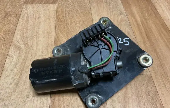 Volvo S40, V40 Wiper motor 0390241170 0580103232