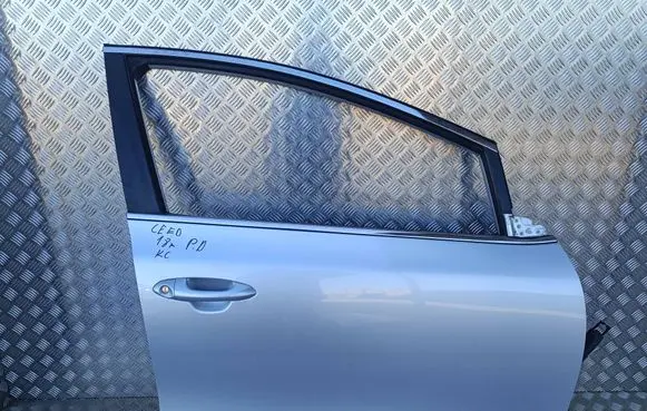 KIA Ceed Front door 