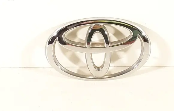 Toyota Corolla E120 E130 Manufacturers badge/model letters 