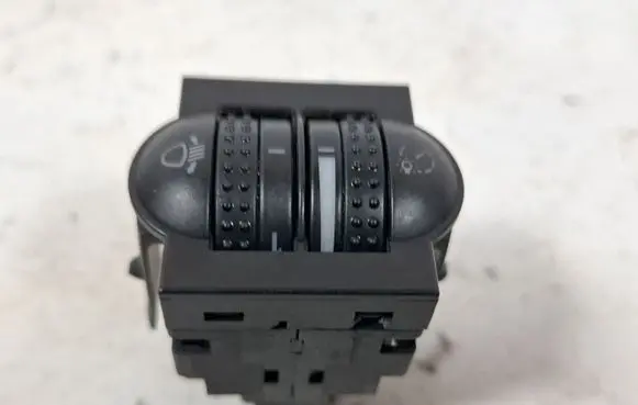 Volkswagen PASSAT B5 Headlight level height control switch 3B0941333C