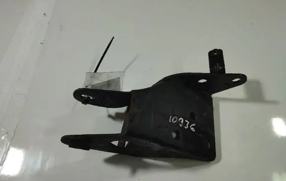 Mazda Premacy Engine mounting bracket 