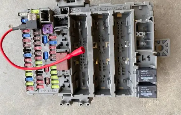 Honda CR-V Fuse box set T1EE311